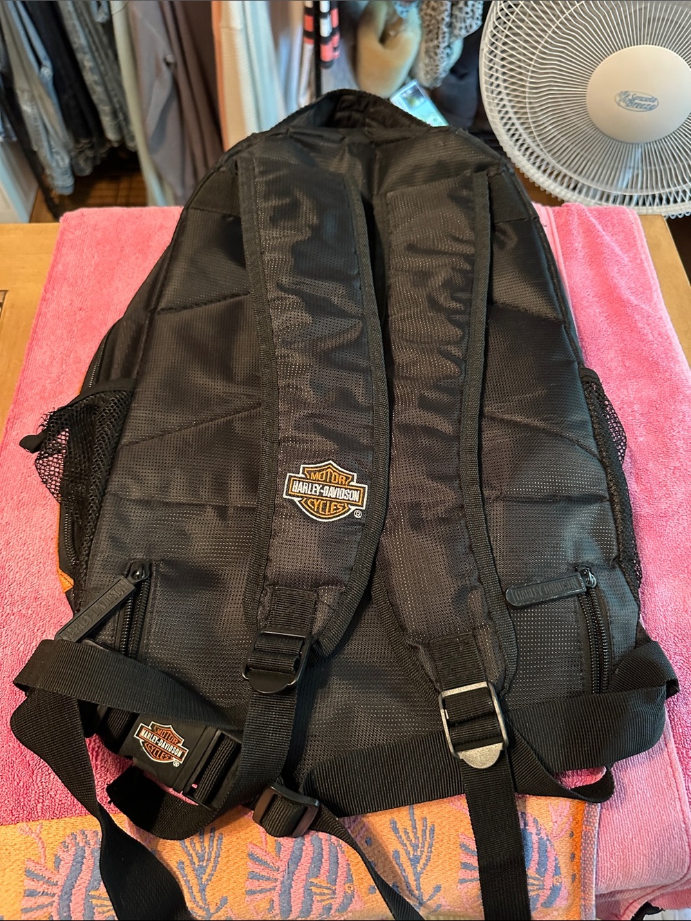 Harley-Davidson Black and Orange Logo Backpack - Picture 2 of 6